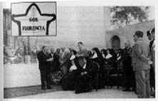 14 de septiembre de 1961, en el patio del asilo, se entregan los diplomas a las nuevas Hijas Adoptivas de Baza